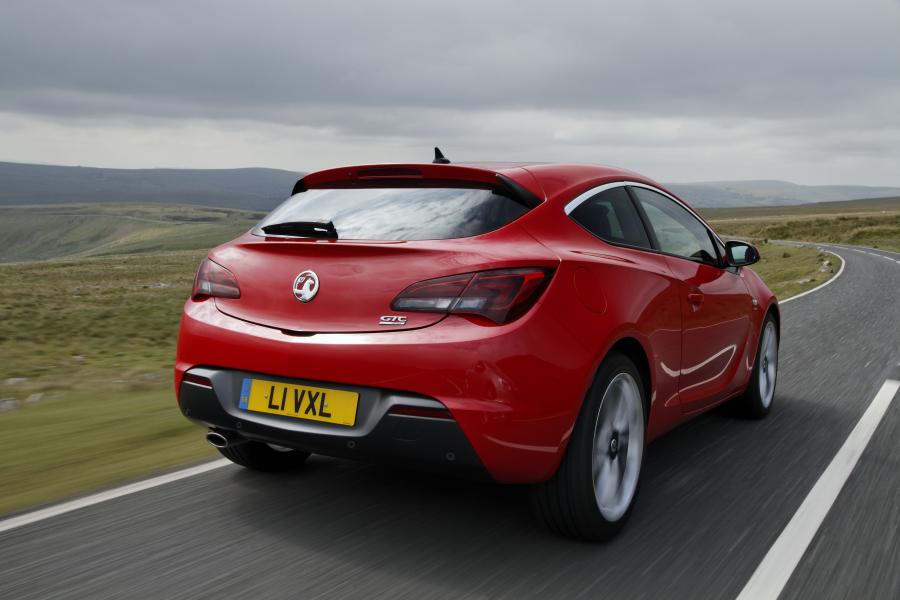  Vauxhall Astra GTC 2012 года  (фото 24 из 62)